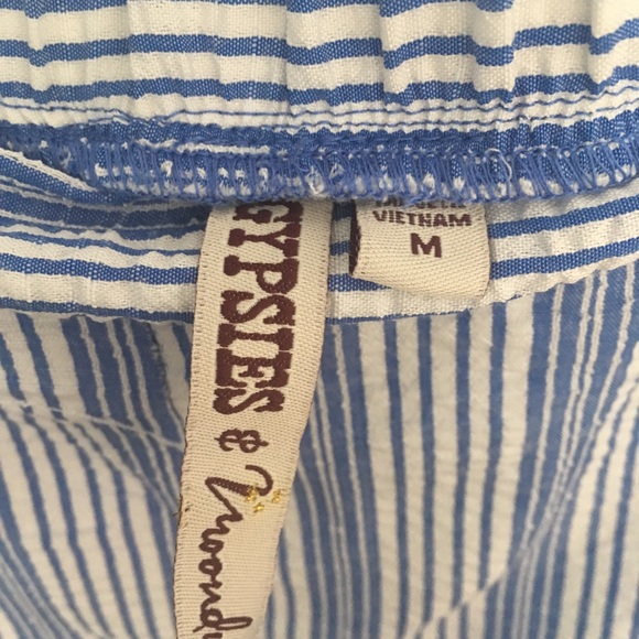 Blue and white striped crop top and pant set - Picture 3 of 6